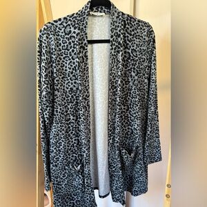 Zenana Outfitters Gray & Black Leopard Print Cardigan